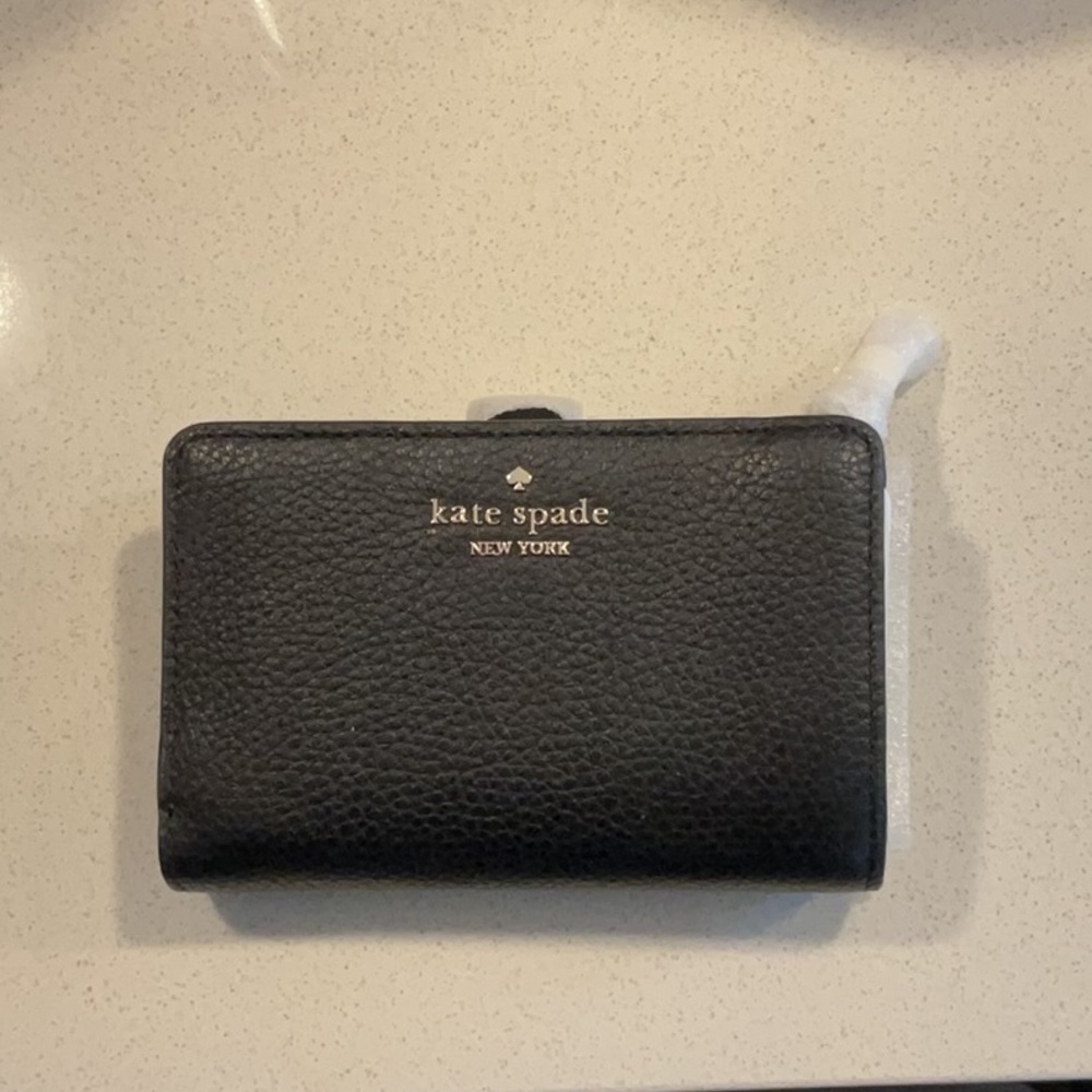 Brand New Kate Spade Wallet with Packaging